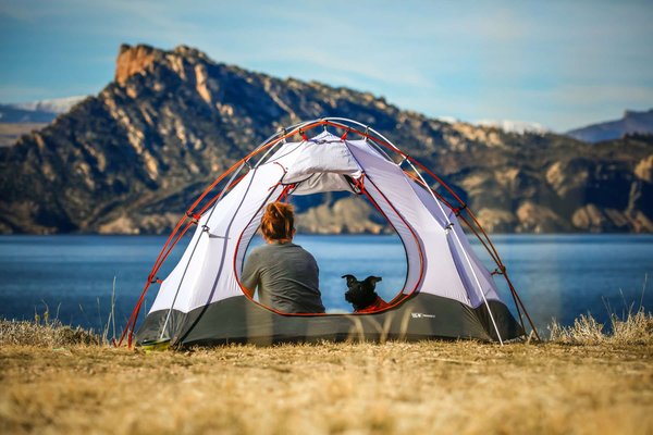Quelles sont les meilleures pratiques pour un camping respectueux des écosystèmes marins?