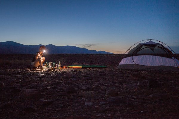 Quels sont les meilleurs conseils pour un camping en haute altitude pour débutants?